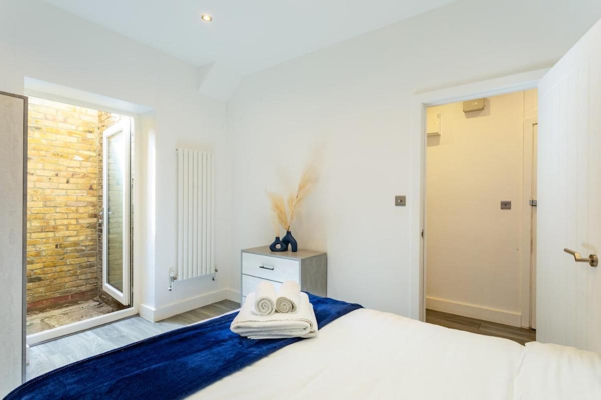 Stylish 2-Bed Flat In The Heart Of West Hampstead Apartment Лондон Екстериор снимка