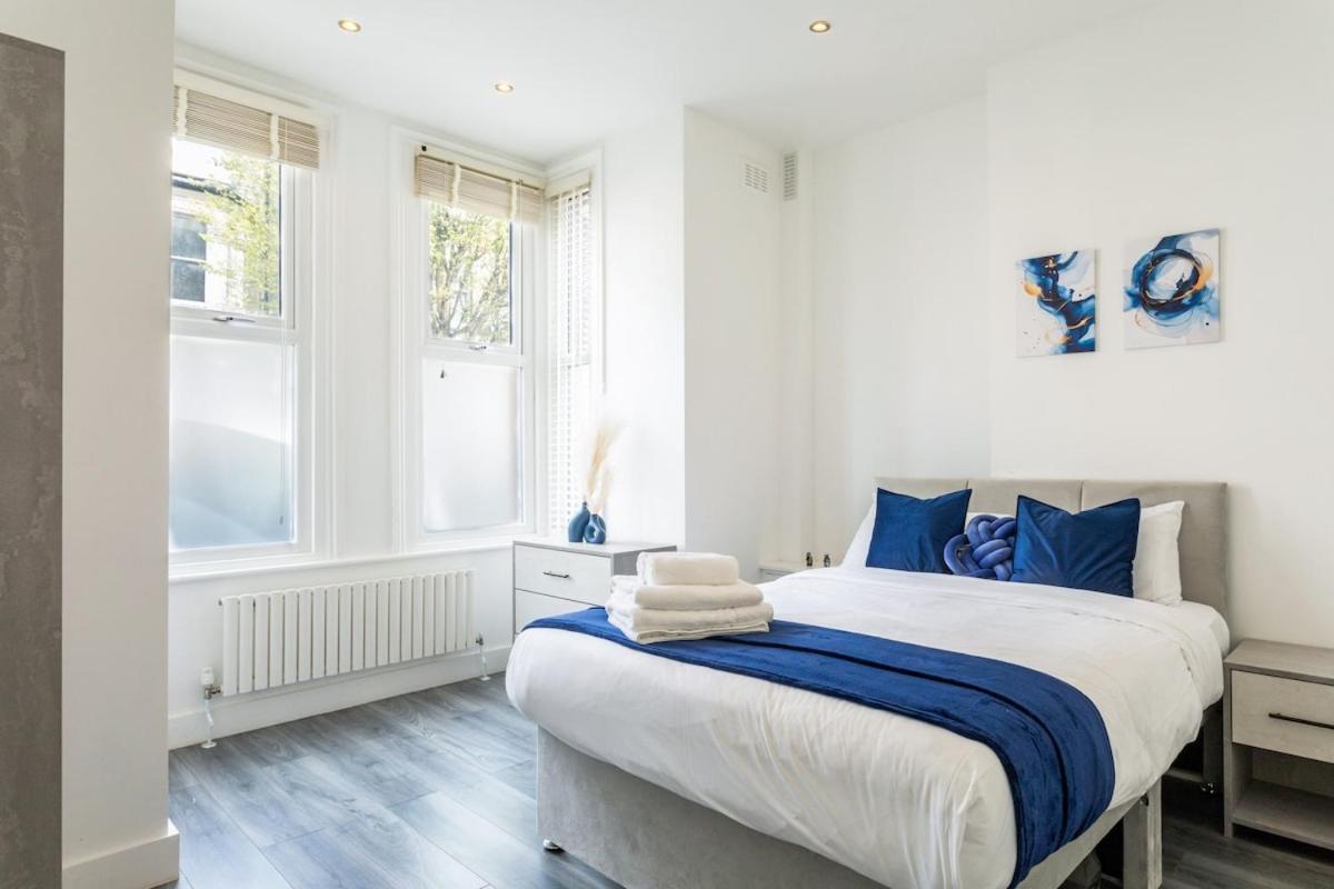 Stylish 2-Bed Flat In The Heart Of West Hampstead Apartment Лондон Екстериор снимка