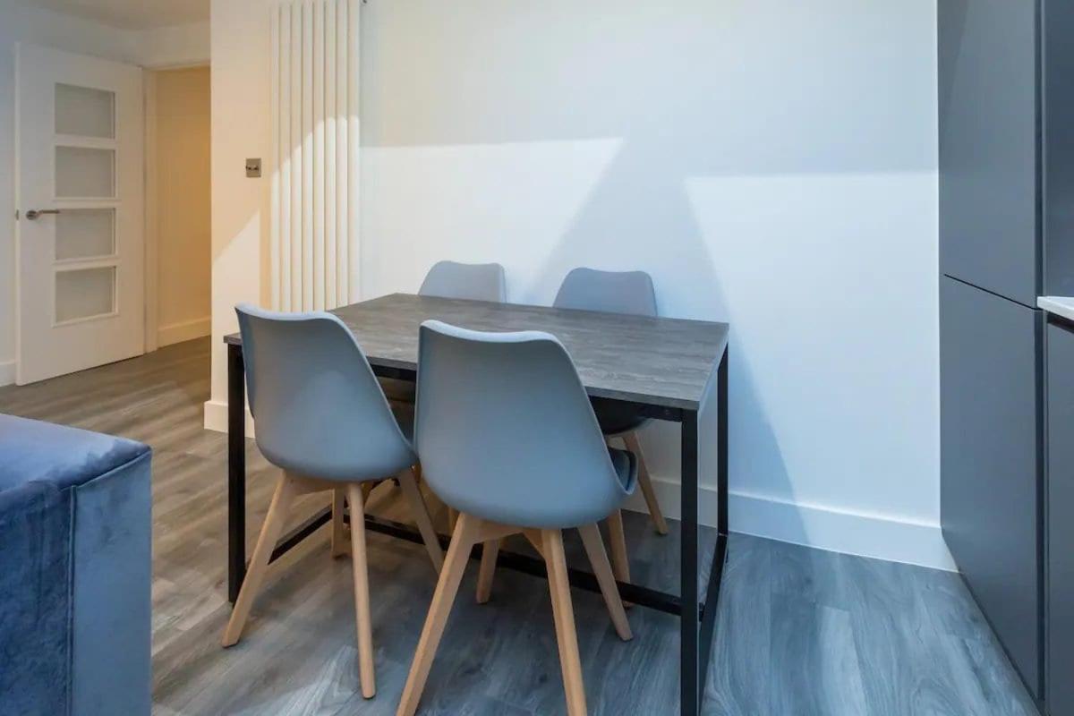 Stylish 2-Bed Flat In The Heart Of West Hampstead Apartment Лондон Екстериор снимка